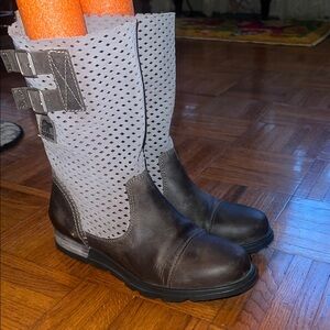 Sorel Womens 7.5 Major Truffle Gray Leather Boots Laser Cut Pull On Buckle 7